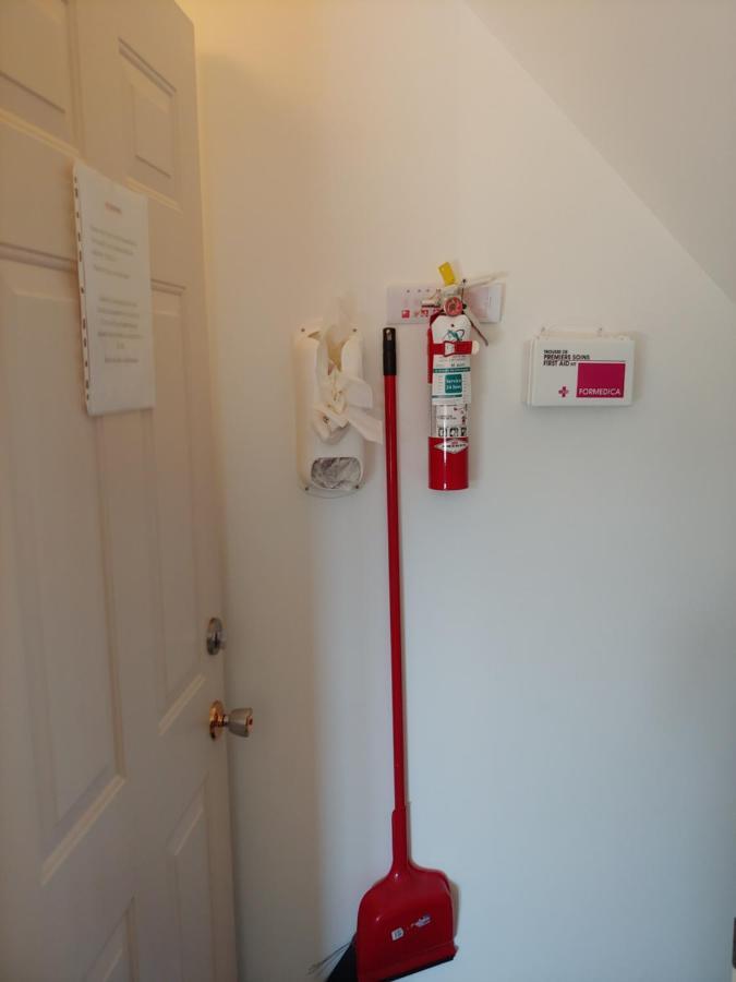 3 Bedrooms 3 Beds Near Metro -2 Parking Free Montréal Dış mekan fotoğraf