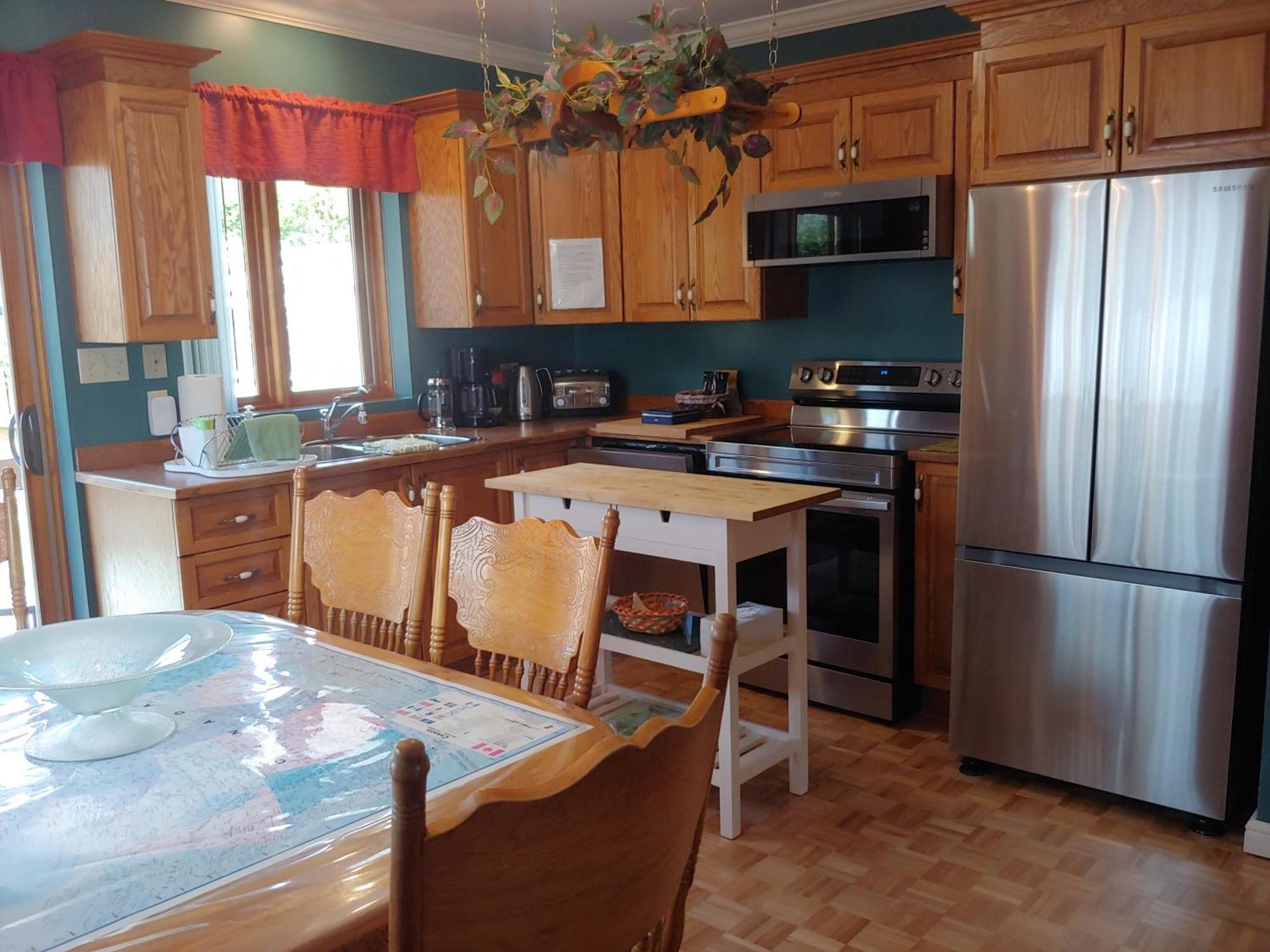 3 Bedrooms 3 Beds Near Metro -2 Parking Free Montréal Dış mekan fotoğraf